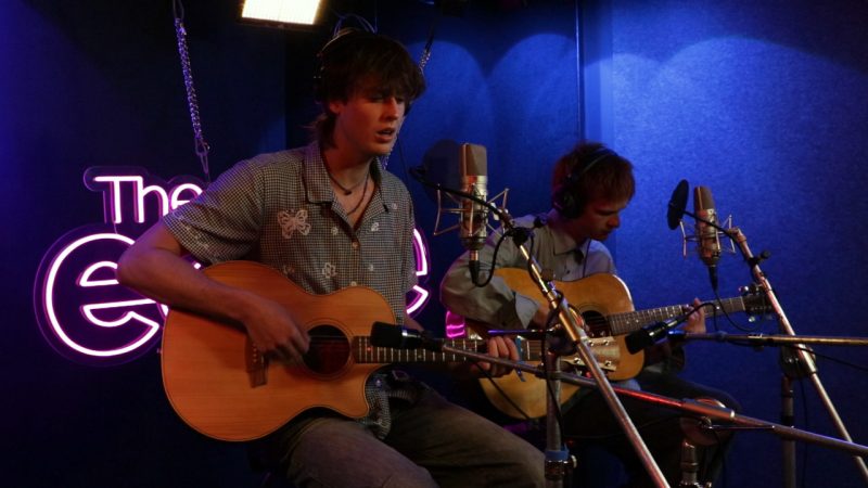 Park Rd performed an acoustic cover of Dom Dolla’s ‘Saving Up’ and it’s actually SO GOOD