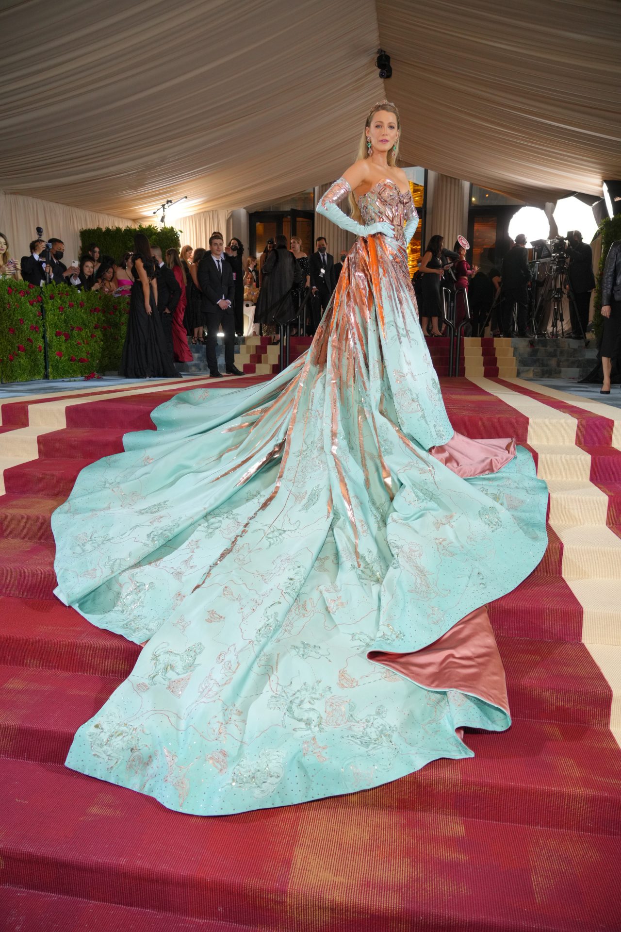 NEW YORK, NEW YORK - MAY 02: (Exclusive Coverage) Blake Lively arrives at The 2022 Met Gala Celebrating "In America: An Anthology of Fashion" at The Metropolitan Museum of Art on May 02, 2022 in New York City. (Photo by Kevin Mazur/MG22/Getty Images for The Met Museum/Vogue )