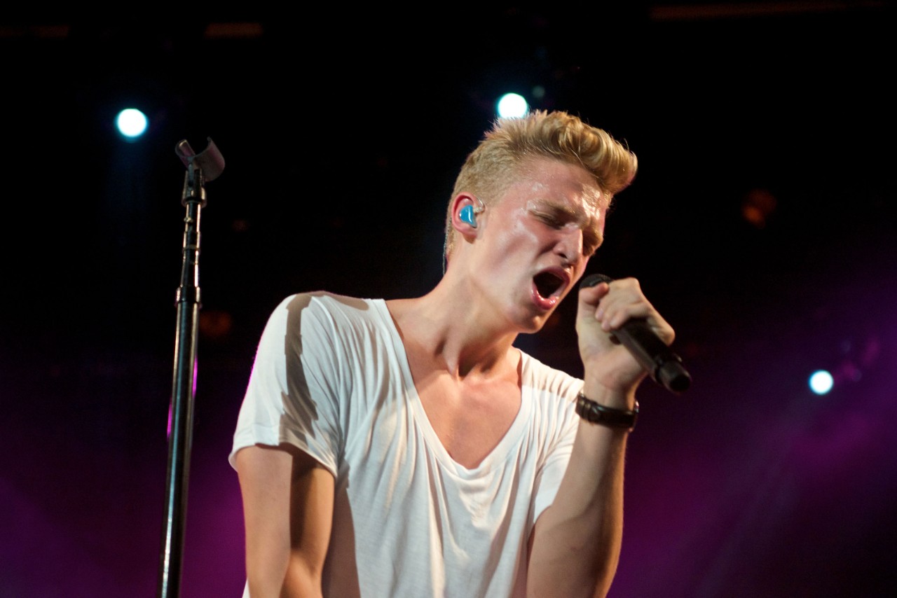 LOS ANGELES, CA - JANUARY 11:  Cody Simpson performs with Plug In Stereo at El Rey Theatre on January 11, 2014 in Los Angeles, California.  (Photo by Keipher McKennie/WireImage)