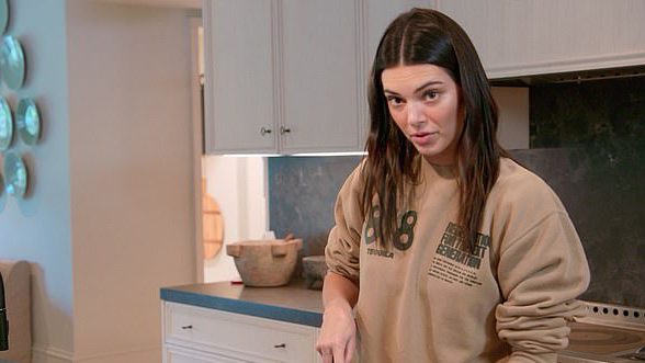 Kendall Jenner legit doesn't know how to cut a cucumber and we can't look away 