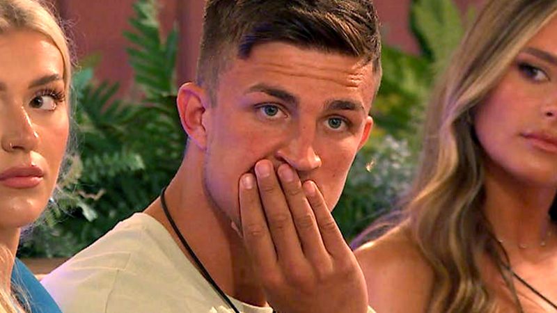 Love Island UK's Mitch branded a 'game playing liar' after his head turned at rapid speed