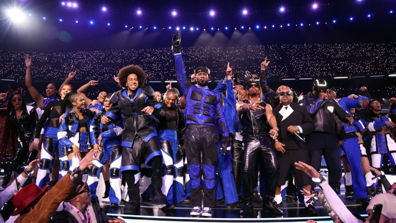 WATCH: Usher wows Super Bowl halftime crowd with Alicia Keys, Ludacris and Will.i.am